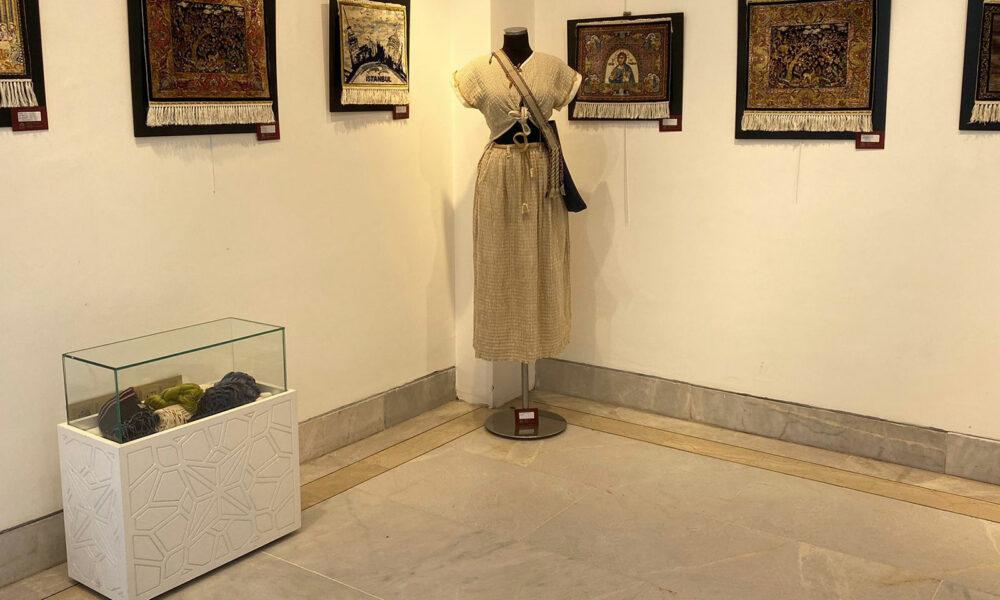 Bursa ipeği sergisi açıldı