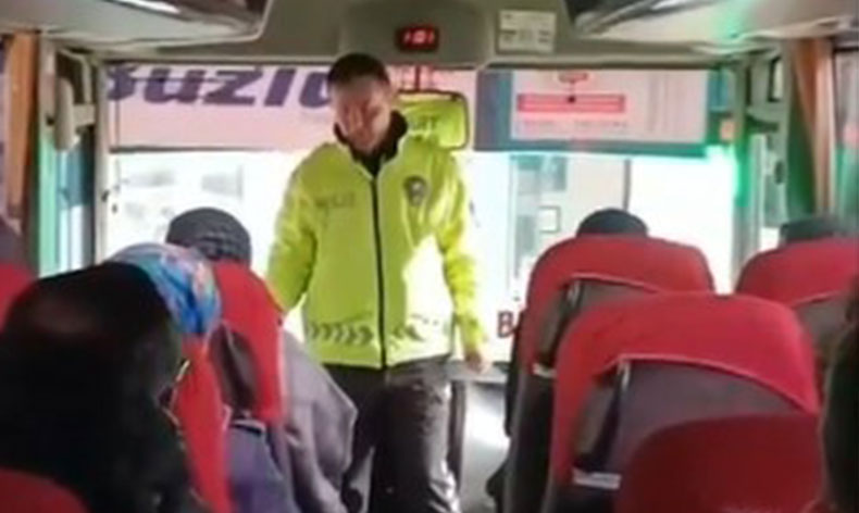 Trafik polislerinden bilgilendirme çalışması