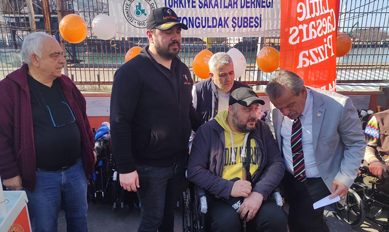 15 ihtiyaç sahibi tekerli sandalyesine kavuştu