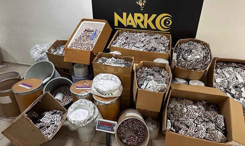 Tavuk çiftliği uyuşturucu imalathanesi çıktı