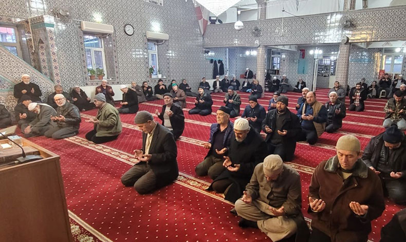 Sabah namazında buluştular