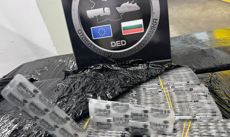 Uyuşturucu yapımında kullanılan 88 bin tablet yakalandı