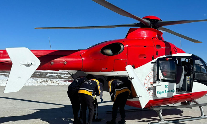 Ambulans helikopter hamile kadın için havalandı
