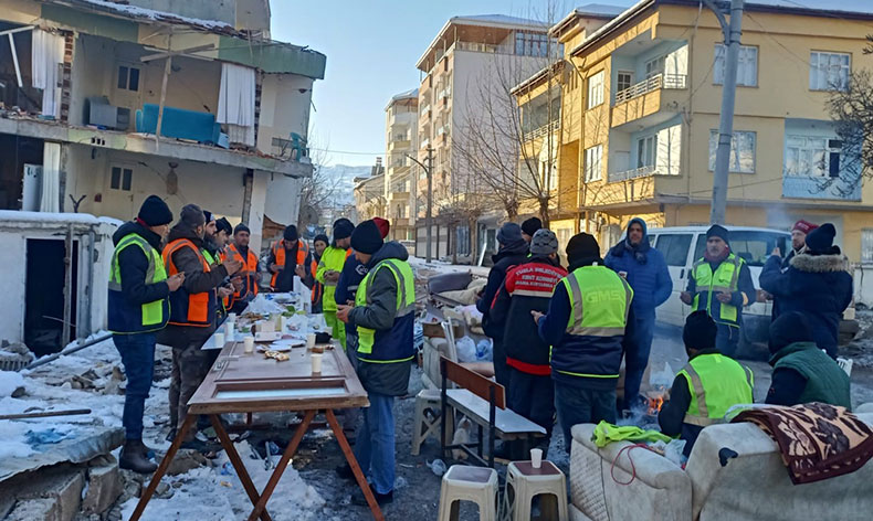 Asrın felaketinde enkazda can aramıştı