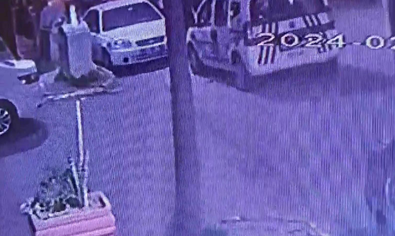 İşe giden engelli genç ve babasına kurşun yağdırdılar