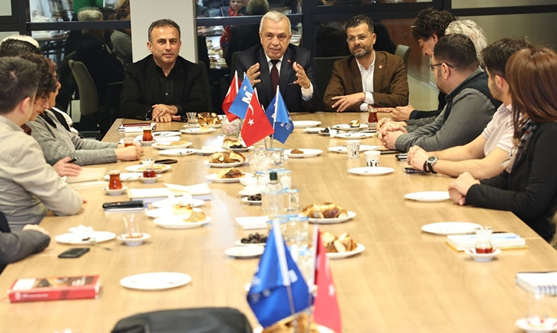 Şadi Özdemir seçim çalışmalarına başladı