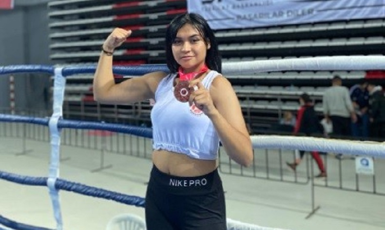 Türkiye Kickboks Şampiyonası’nda Ayşegül Arslanlı Özdemir’den bronz madalya
