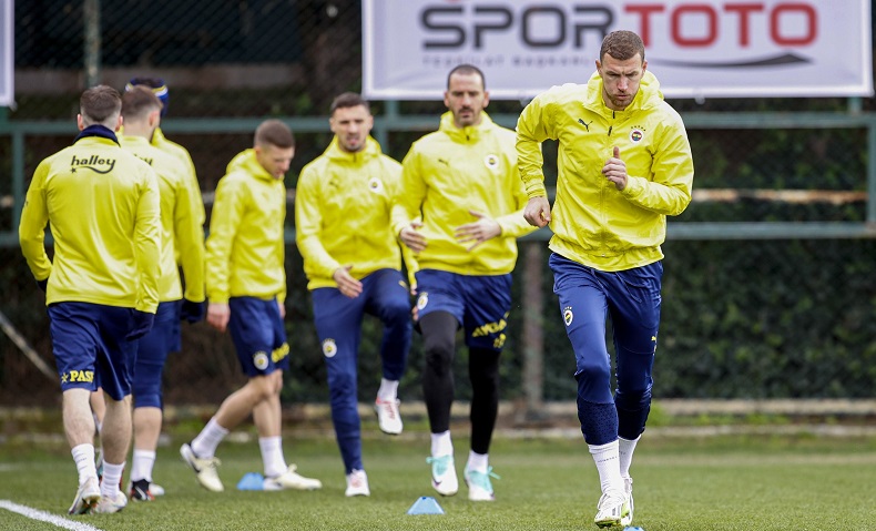 Fenerbahçe, Antalyaspor maçı hazırlıklarına devam etti