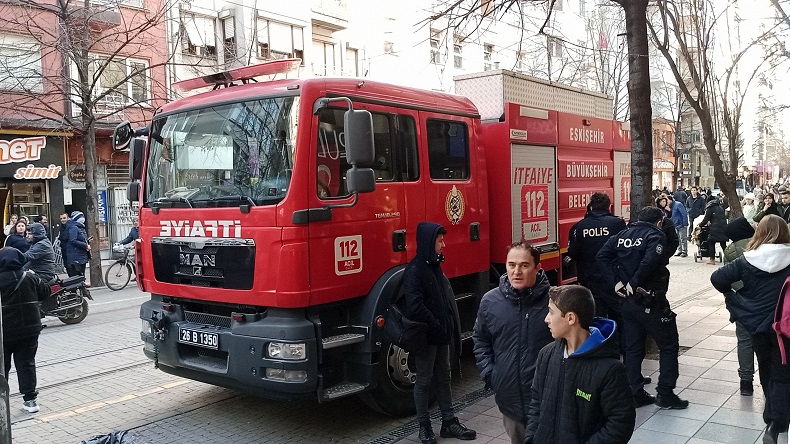 Eskişehir’de şehir merkezinde yangın paniği