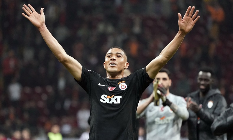 Carlos Vinicius ilk maçında gol attı