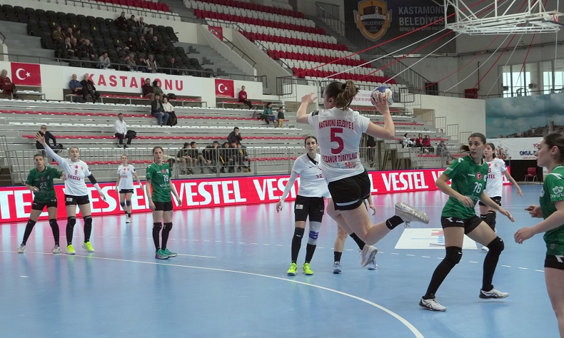 Kastamonu Belediyespor, Türkiye Kupası’nda Görele Belediyespor’u farklı yendi