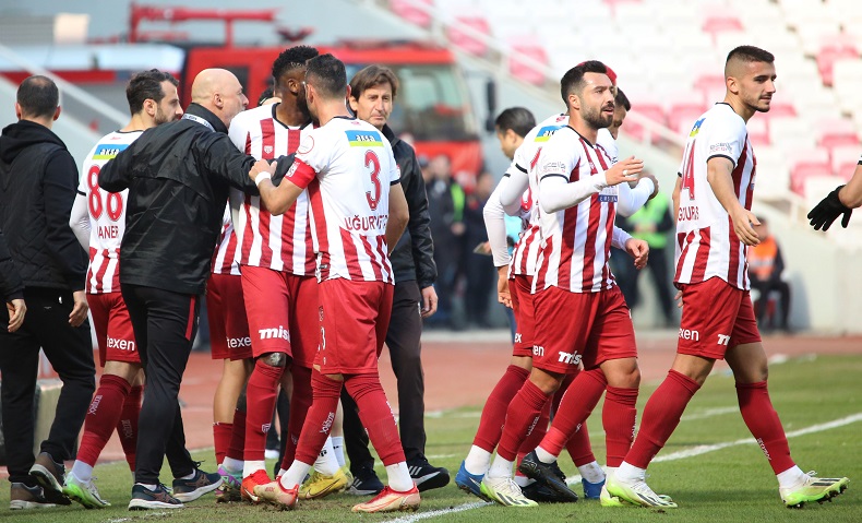 Sivasspor, ligde 8. galibiyetini aldı