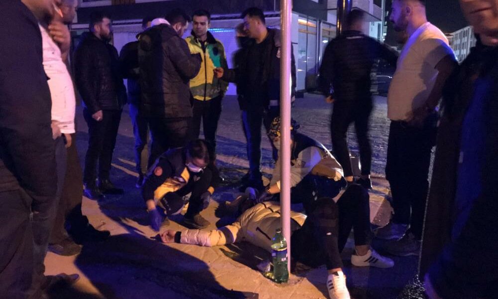 Otomobil ile motosiklet çarpıştı