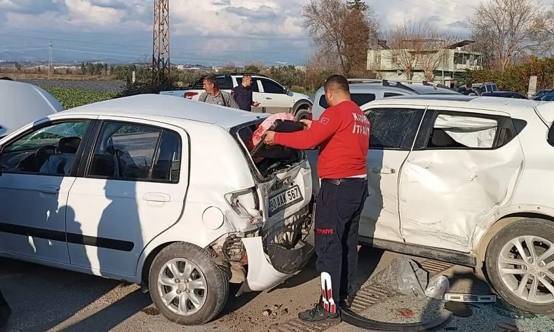 Zincirleme kaza: 3 ağır 5 yaralı