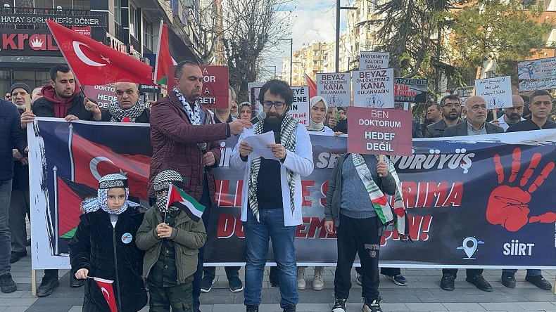 Doktorların İsrail’e karşı “sessiz yürüyüşü”