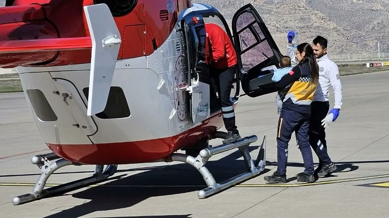 Şırnak’ta 8 aylık bebek, ambulans helikopterle Elazığ’a sevk edildi