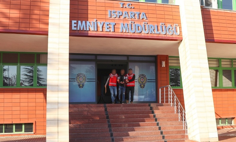 Kuyumcudan altın yüzük çalan şahıs yakalandı