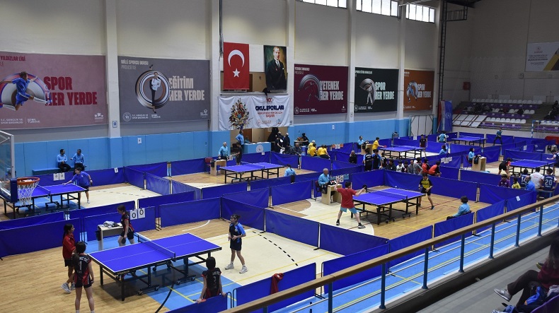 Masa Tenisi Yıldızlar Grup müsabakaları başladı