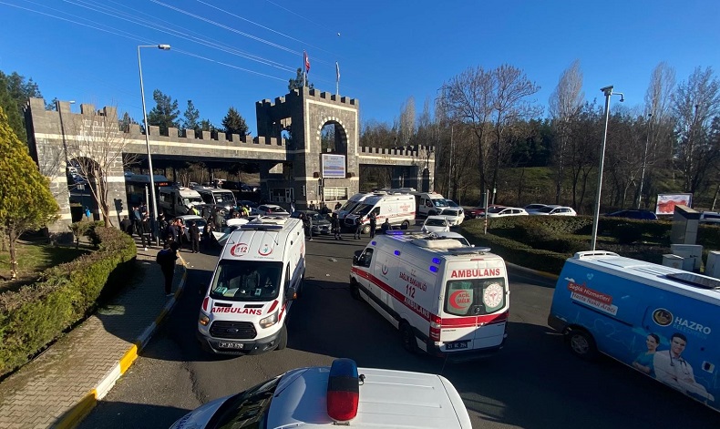Diyarbakır’da 6 aracın karıştığı zincirleme kaza