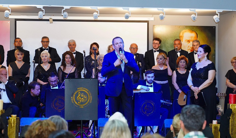 Ayvalık’ta TSM Korosundan bahar konseri