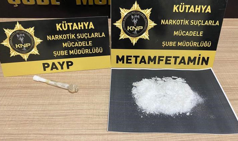 Kütahya’da eşyaları arasında uyuşturucu bulunan yolcu tutuklandı