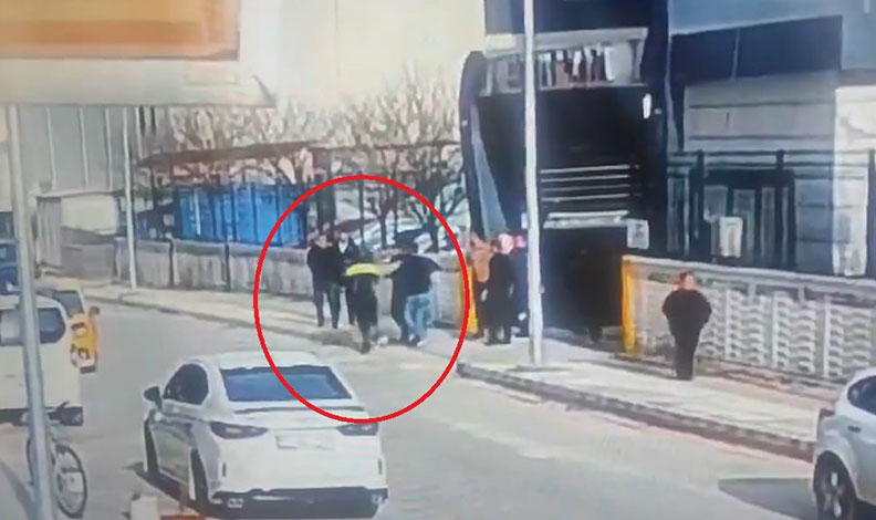 “Polise fiili mukavemette bulunan 3 şahıs gözaltına alınmıştır”