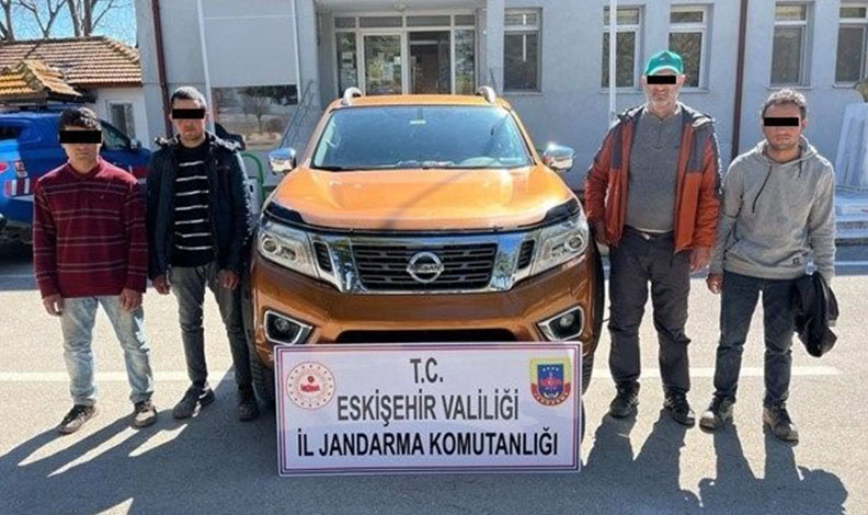 Jandarma ekiplerinin kontrollerinde yabancı uyruklu 3 göçmen yakalandı