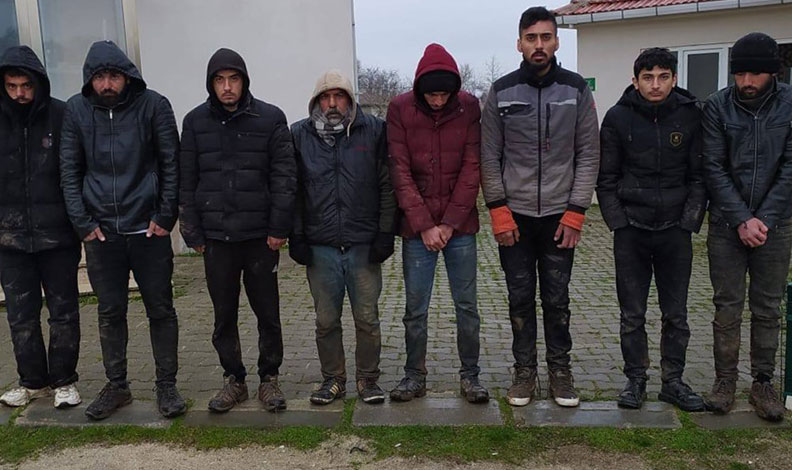 Edirne’de 8 düzensiz kaçak göçmen yakalandı