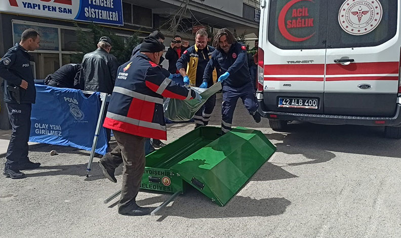 Balkondan düşen yaşlı kadın hayatını kaybetti