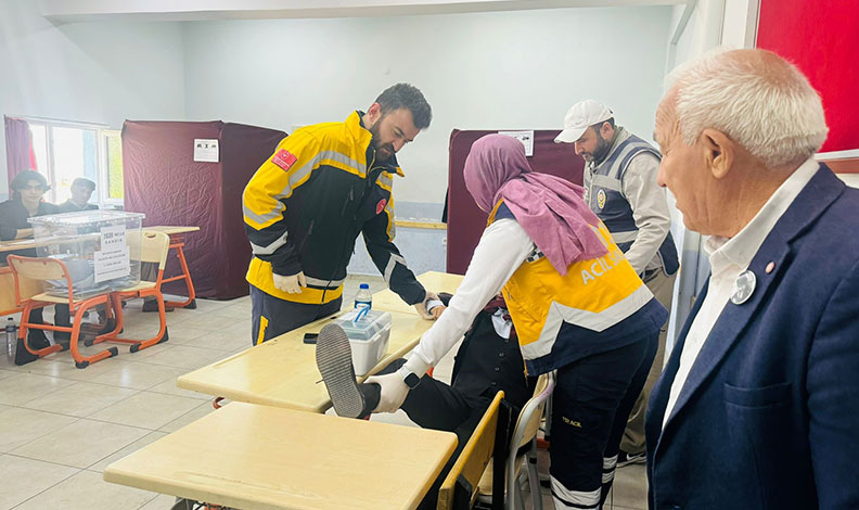 Bilecik’te sandık müşahidi baygınlık geçirdi