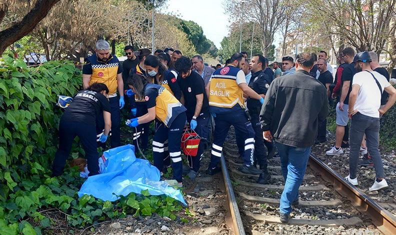 Yolcu trenin çarptığı kadın hayatını kaybetti