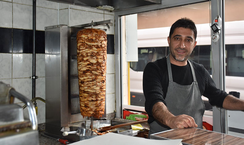 Bingöllü esnaf bir günlük gelirini Gazze’deki çocuklara bağışladı