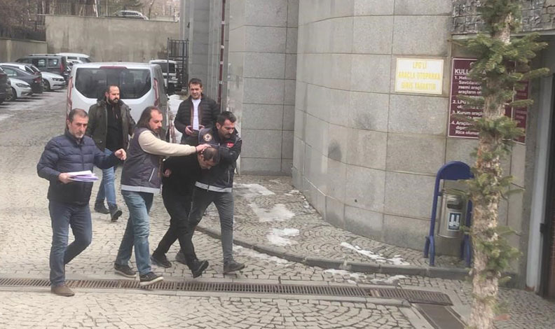 Eşi ve kızını öldüren öğretmen tutuklandı