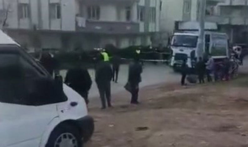 Çöp kamyonunun altında kalan kadın hayatını kaybetti
