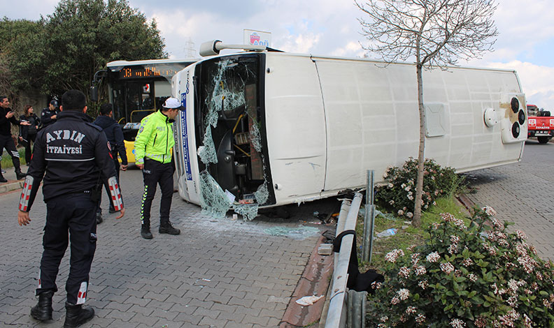 Aydın’da yolcu minibüsü devrildi: 28 yaralı
