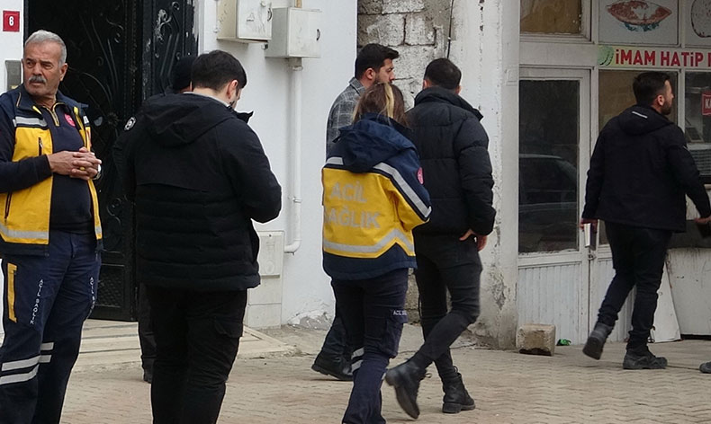 Yaşlı adam asansörde ölü bulundu