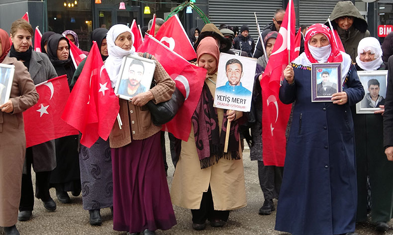 Vanlı annelerin evlat nöbeti 77’nci haftasında