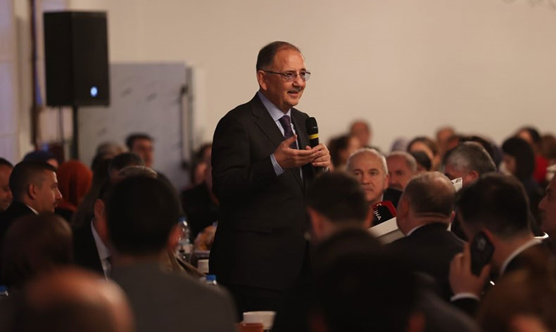Bakan Özhaseki,hak sahipleriyle iftarda buluştu