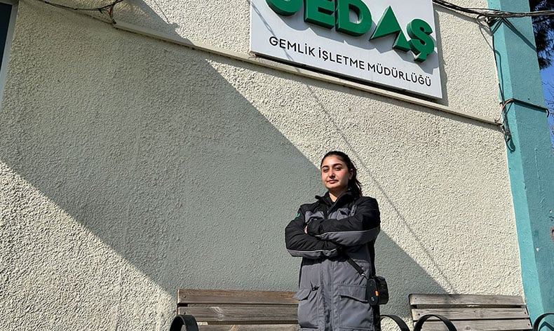 Elektriğe kadın eli değiyor