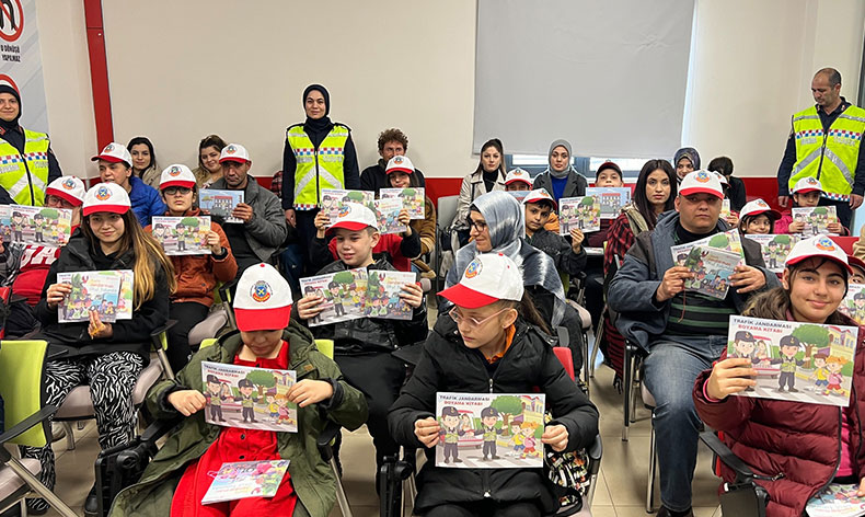 Jandarmadan özel çocuklara trafik eğitimi