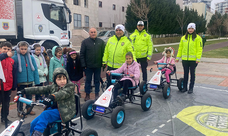Mobil Trafik Eğitim Tırını son durağı Uşak oldu