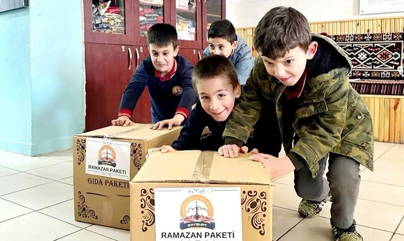 Öğrenciler ihtiyaç sahipleri için Ramazan kolileri hazırladılar