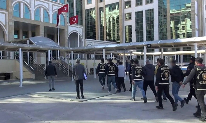 Antalya’da aranan 218 şüpheli tutuklandı