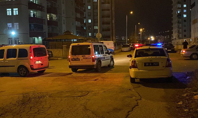 Kurusıkı tabanca ateş aldı, 2 çocuk yaralandı