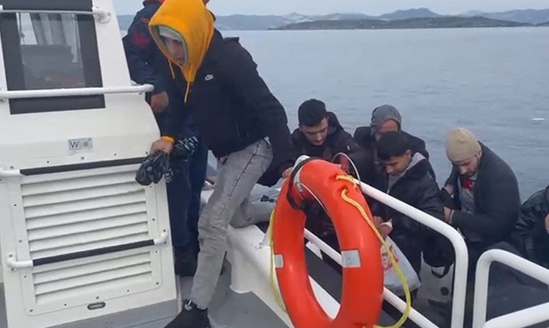 Bodrum’da 100 düzensiz göçmen karaya çıkarıldı