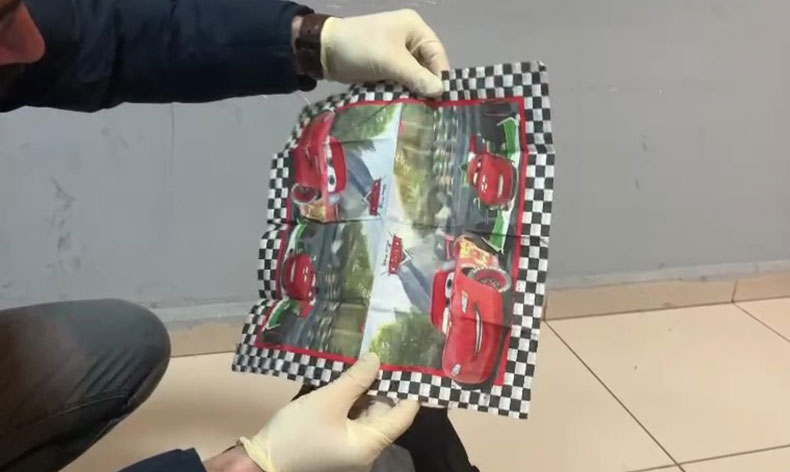 Peçeteye emdirilmiş 2 bin içimlik bonzaiyi “Çakır” buldu
