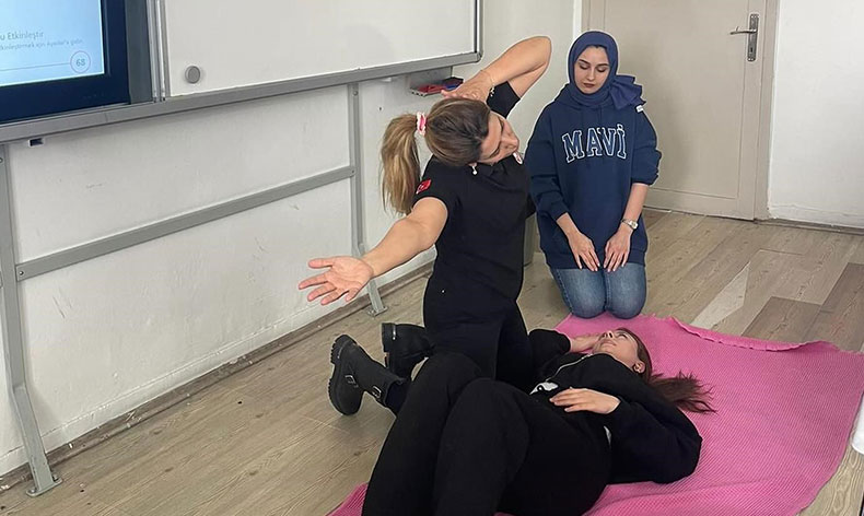Elazığ’da ilk yardım eğitimleri sürüyor