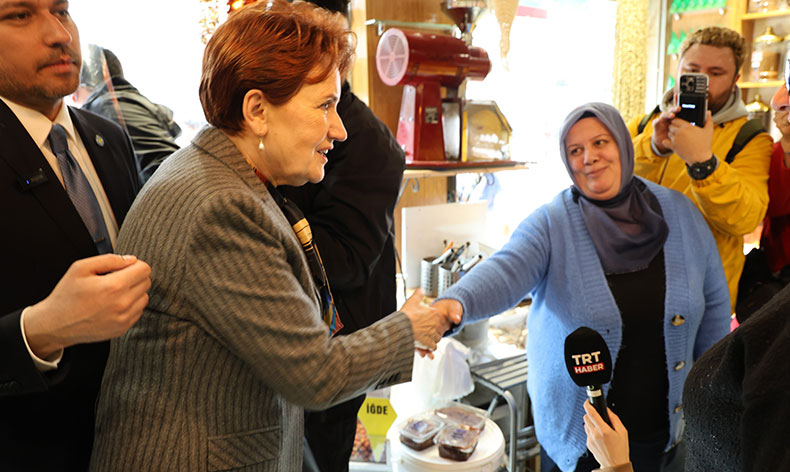Meral Akşener Eskişehir’de esnaf ziyareti gerçekleştirdi