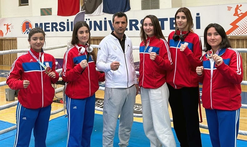 MSKÜ Muay Thai takımından 18 madalya