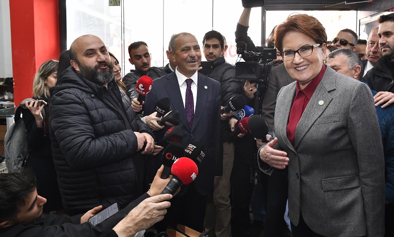 Meral Akşener’den Çubuk ve Pursaklar’da esnaf ziyareti